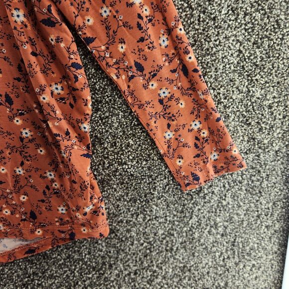 Bobeau medium salmon colored floral long sleeve blouse - Picture 3 of 8